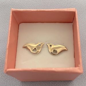 NWOT dainty bird earrings with hearts, aquamarine eyes